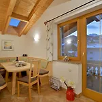Kugl Apartman *